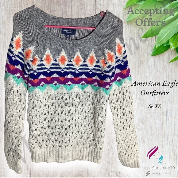 American Eagle Outfitters - Sz XS - unique Sweater - bottom half knit hole sexy - Picture 1 of 5